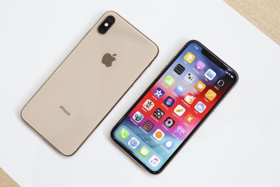 iPhone XS, XS Max và XR - Phiên bản nào phù hợp với bạn? - 2 iPhone XS Max có kích cỡ màn hình và thỏi pin lớn nhất trong bộ 3 iPhone mới