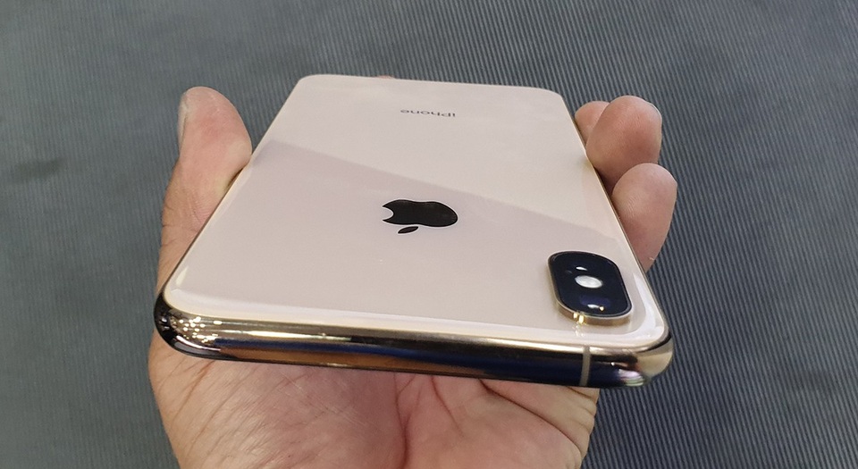 iPhone XS Max xách tay về Việt Nam trước thời điểm lên kệ, bán giá 79 triệu đồng - 7 iPhone XS Max xách tay về Việt Nam trước thời điểm lên kệ, bán giá 79 triệu đồng - 7