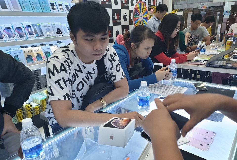 Anh Duy sở hữu iPhone XS Max sớm ở Việt Nam