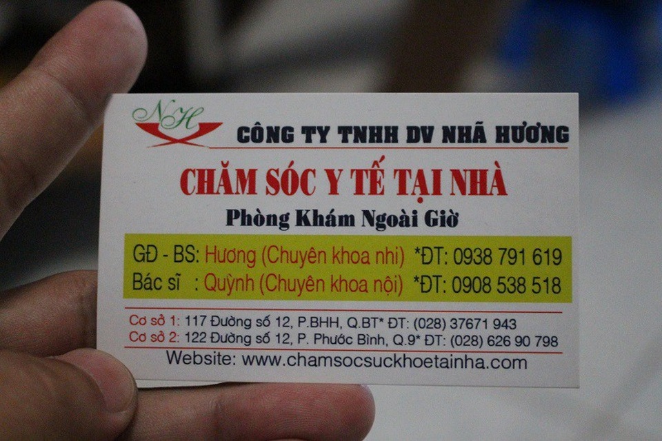 Vụ bệnh nhân bị bẻ gãy tay: Nghi vấn công ty khám chữa bệnh chui? - 3 Name card của Công ty Nhã Hương được chính bà Giám đốc cung cấp cho phóng viên