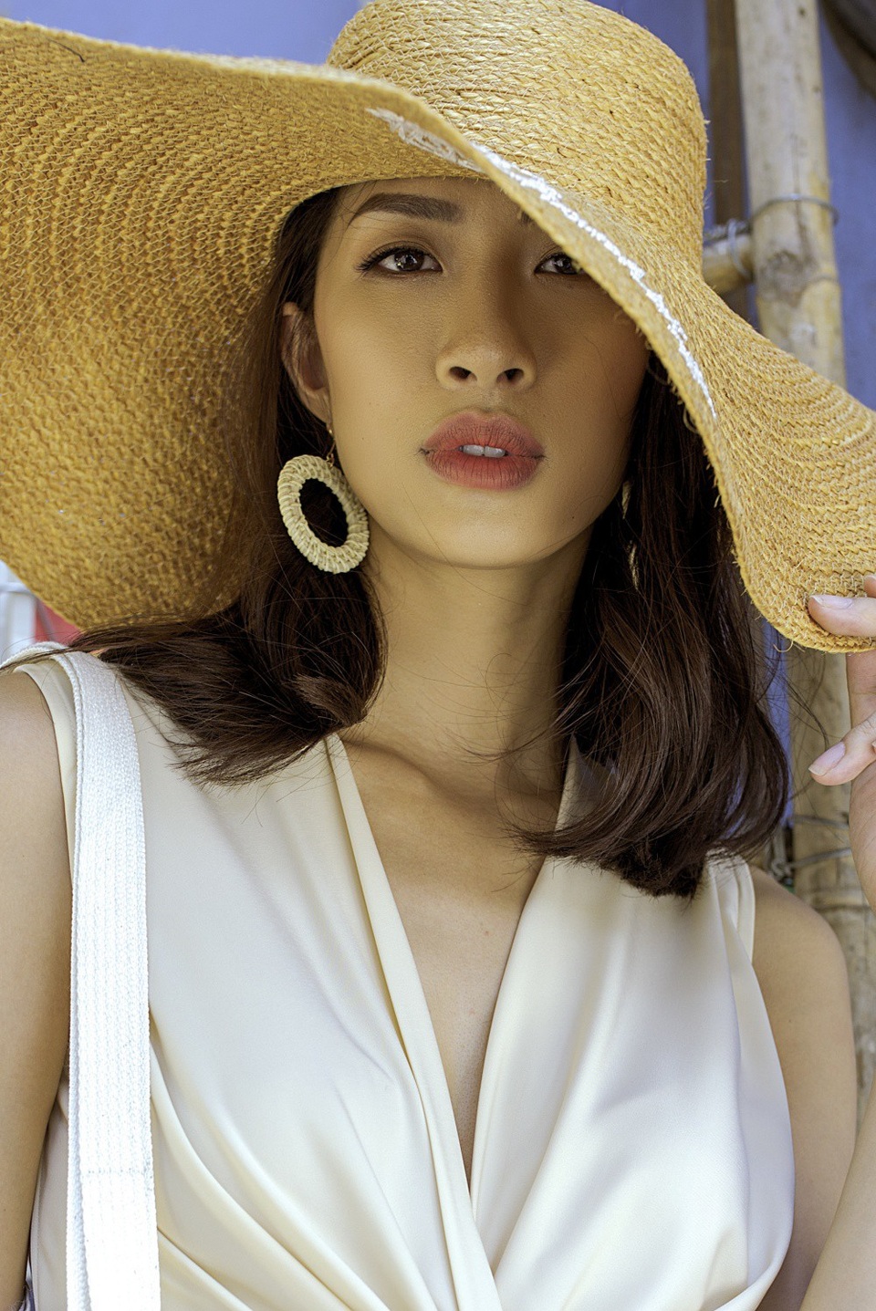 NTK Thanh Thuý “thêu” váy áo bằng kí ức chong đèn dầu sợ hoa quỳnh… xấu hổ - 5 NTK Thanh Thuý “thêu” váy áo bằng kí ức chong đèn dầu sợ hoa quỳnh… xấu hổ - 5