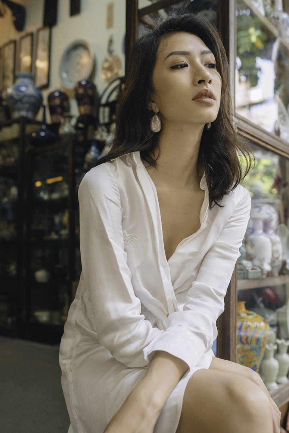 NTK Thanh Thuý “thêu” váy áo bằng kí ức chong đèn dầu sợ hoa quỳnh… xấu hổ - 11 NTK Thanh Thuý “thêu” váy áo bằng kí ức chong đèn dầu sợ hoa quỳnh… xấu hổ - 11