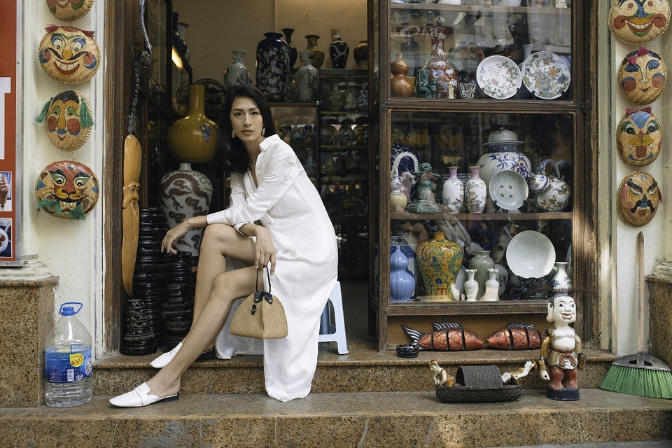 NTK Thanh Thuý “thêu” váy áo bằng kí ức chong đèn dầu sợ hoa quỳnh… xấu hổ - 14 NTK Thanh Thuý “thêu” váy áo bằng kí ức chong đèn dầu sợ hoa quỳnh… xấu hổ - 14