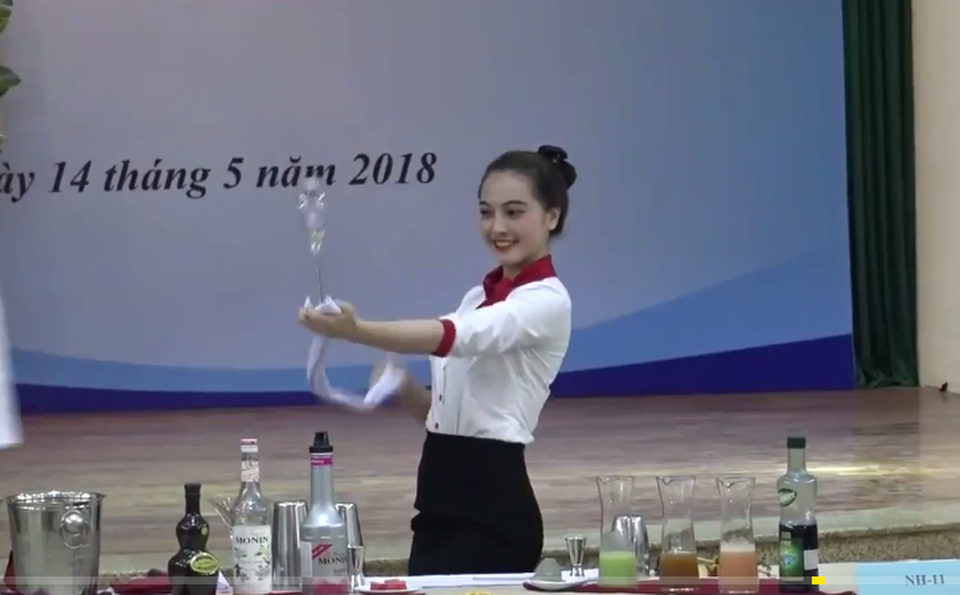 GS Hoàng Chí Bảo: Muốn nâng chất lượng giáo dục, phải có “tinh thần đại học” - 2
Thí sinh trong cuộc thi tay nghề cấp quốc gia năm 2018