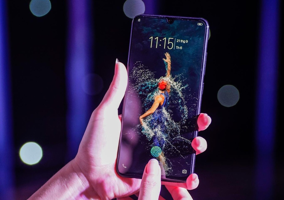 Vivo V11 - màn hình giọt nước, cảm biến vân tay dưới màn hình về Việt Nam - 2 Vivo V11 - màn hình giọt nước, cảm biến vân tay dưới màn hình về Việt Nam - 2