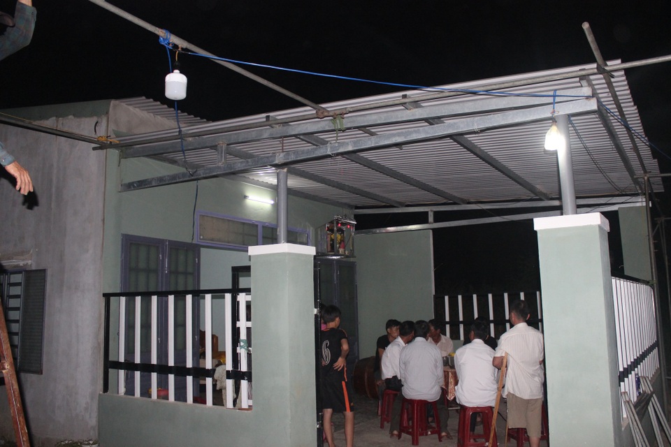 Nghi án chồng dùng búa giết vợ rồi treo cổ tự tử - 1 Ngôi nhà xảy ra thảm án