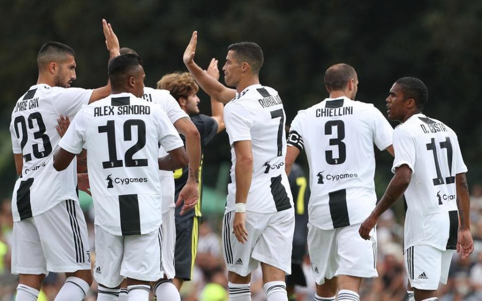 Vì sao Cristiano Ronaldo có thể giành danh hiệu Vua phá lưới ở Serie A? - 4 Ronaldo và những đồng đội mới ở Juventus đã phối hợp ăn ý hơn