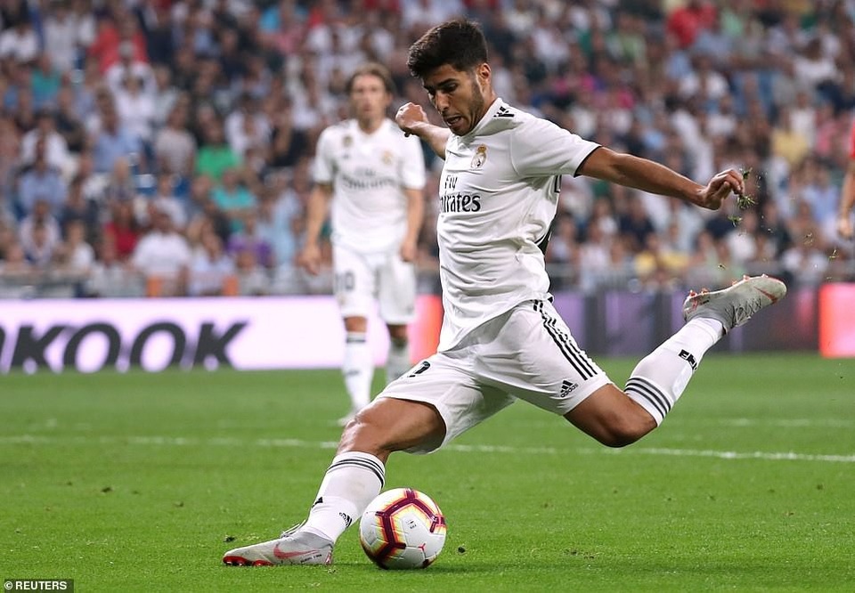 Real Madrid 1-0 Espanyol: Người hùng Asensio - 3
Bàn thắng của Asensio đầy tranh cãi khiến trọng tài phải dùng công nghệ VAR