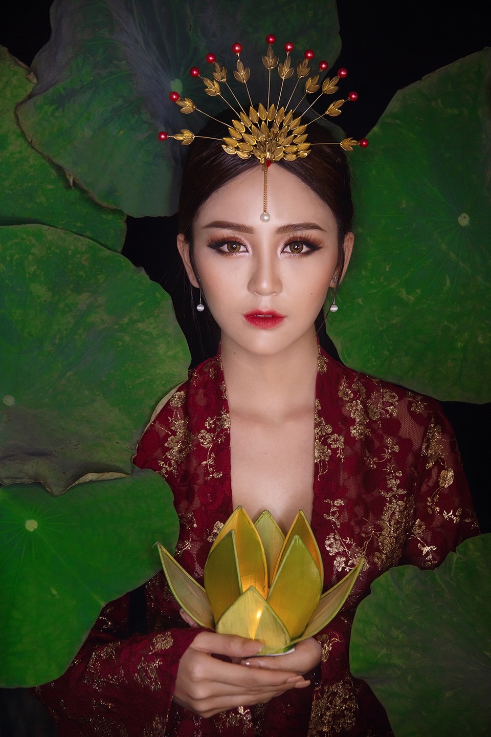 Hoa khôi Nam Bộ hóa Phú Sát Hoàng Hậu “Diên hi công lược” trong ảnh Trung thu - 1 Hải Yến từng giành được giải Á khôi 2 trường ĐH Võ Trường Toản 2017, Á khôi 1 Duyên dáng áo bà ba Đồng bằng sông Cửu Long 2017.
