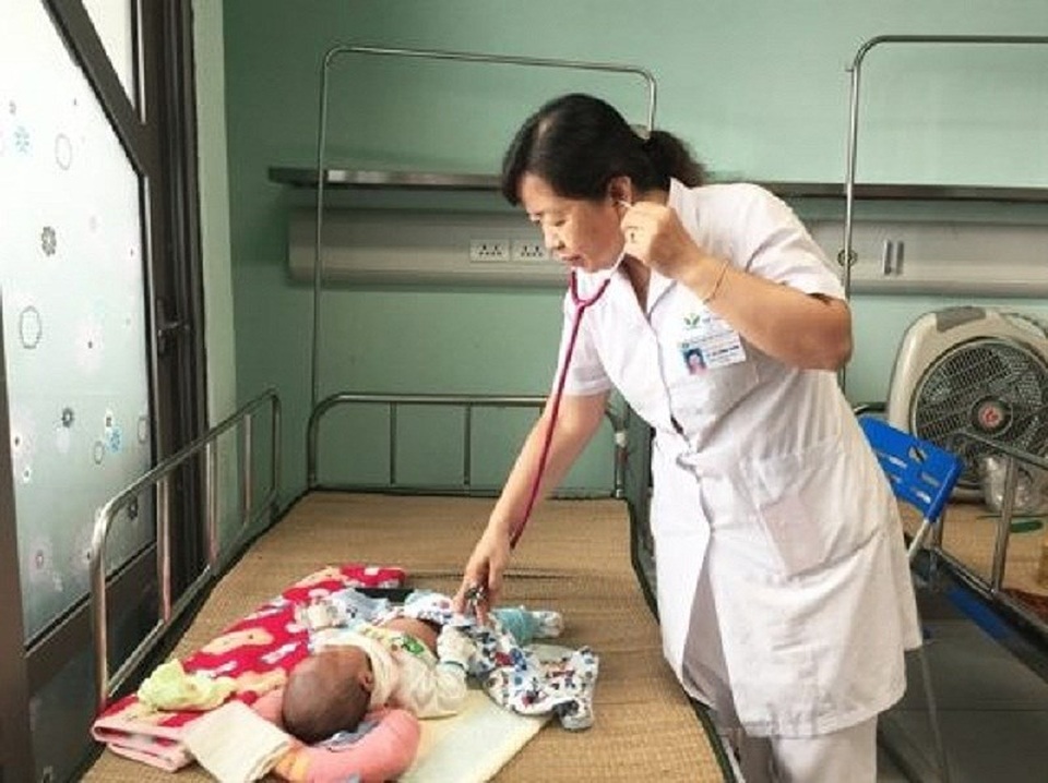 Trẻ ồ ạt nhập viện do bị vi rút nguy hiểm tấn công - 1 Trẻ ồ ạt nhập viện do bị vi rút nguy hiểm tấn công - 1
