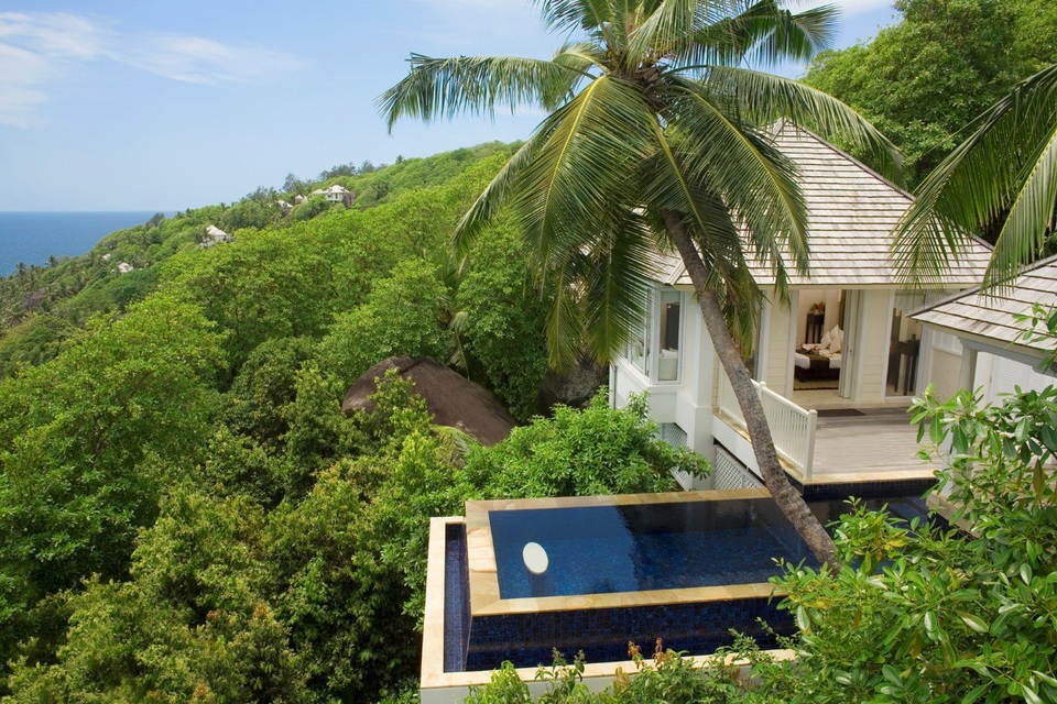 Biệt thự tựa sơn nghinh thuỷ độc đáo của Banyan Tree Residences Lăng Cô - 2 Biệt thự Banyan Tree Seychelles nằm yên bình giữa quang cảnh ngoạn mục của núi rừng và biển cả