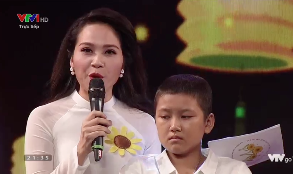 Điều kì diệu viết tiếp sau câu chuyện Thiếu uý ung thư nhường sự sống cho con - 9 Bé Linh là bé thứ 2 được nhận đôi chân giả.