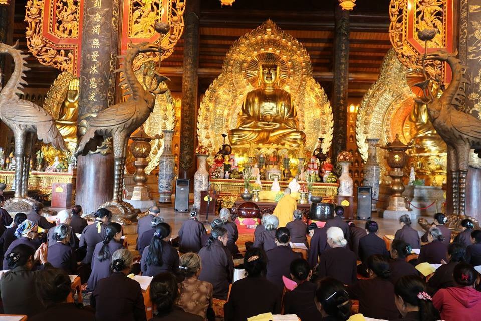 Hàng trăm người tụng kinh cầu siêu, tưởng nhớ Chủ tịch nước - 11 Hàng trăm người tụng kinh cầu siêu, tưởng nhớ Chủ tịch nước - 11
