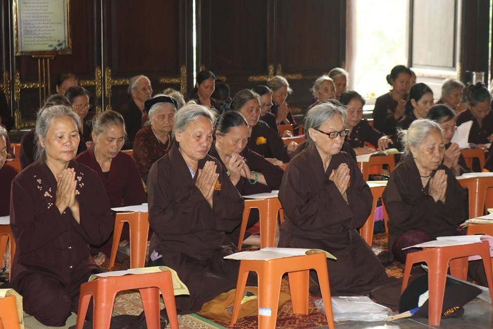 Hàng trăm người tụng kinh cầu siêu, tưởng nhớ Chủ tịch nước - 13 Hàng trăm người tụng kinh cầu siêu, tưởng nhớ Chủ tịch nước - 13