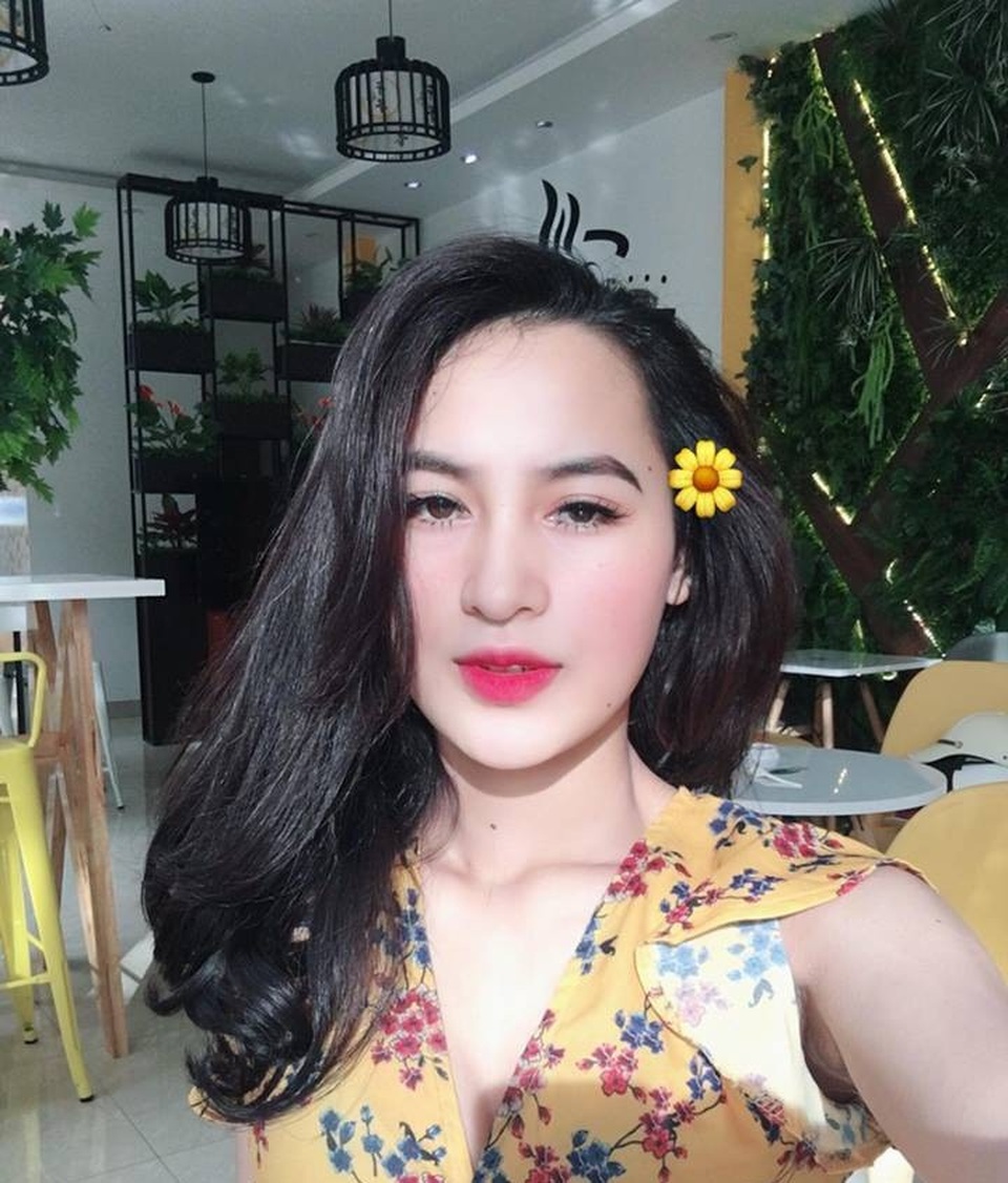 Sở hữu gương mặt đậm "chất Tây", thiếu nữ Ê đê bị hiểu nhầm là... con lai - 9 Cô bạn rất hâm mộ Hoa hậu HHen Niê và cho rằng việc HHen Niê đăng quang chính là động lực để các cô gái dân tộc thiểu số như Duyên tự tin hơn, thể hiện khả năng của mình.