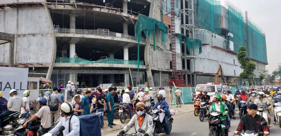 Nguyên nhân vụ tai nạn khiến 3 công nhân trọng thương tại công trình “đại siêu thị” - 1 Hiện trường vụ tai nạn lao động, 3 công nhân bị thương.