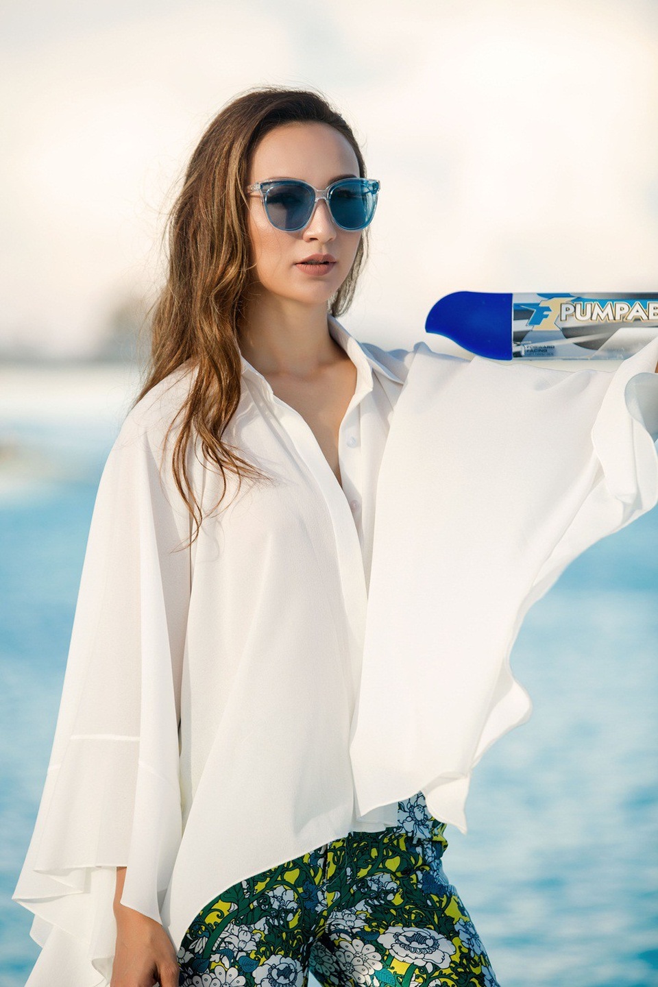 “Tôi muốn mọi người thấy rằng MC hay doanh nhân đều vẫn rất năng động, vẫn có thể lựa chọn phong cách thời trang sành điệu chứ không phải lúc nào cũng gò bó trong những bộ vest cứng nhắc. Làm đẹp và làm mới hình ảnh cũng là cách bạn tạo thêm nhiều cơ hội cho bản thân”, cô chia sẻ.