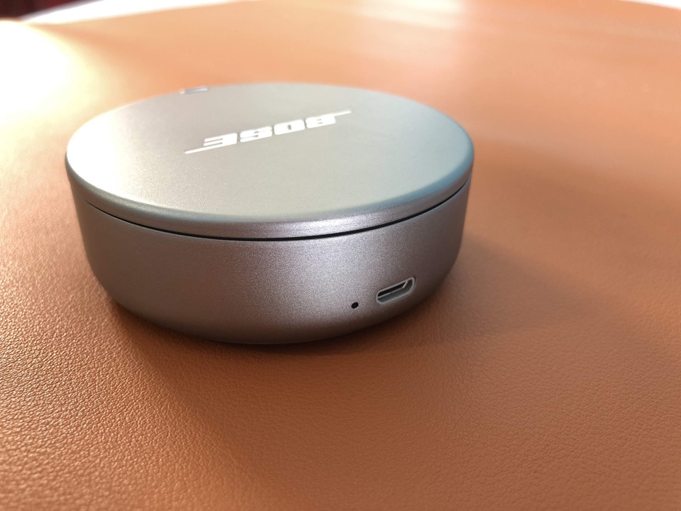 Cận cảnh tai nghe siêu nhỏ chặn tiếng ồn, hỗ trợ giấc ngủ của Bose tại Việt Nam - 7 Cận cảnh tai nghe siêu nhỏ chặn tiếng ồn, hỗ trợ giấc ngủ của Bose tại Việt Nam - 7