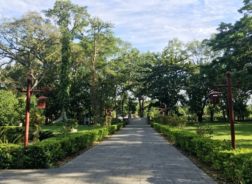 Lam Kinh kỳ vỹ của 600 năm trước đang dần được tái hiện - 15 Đến với Lam Kinh, chúng ta càng tự hào về truyền thống lịch sử cha ông, về hào khí Lam Som và công lao của Hoàng triều Lê tộc.