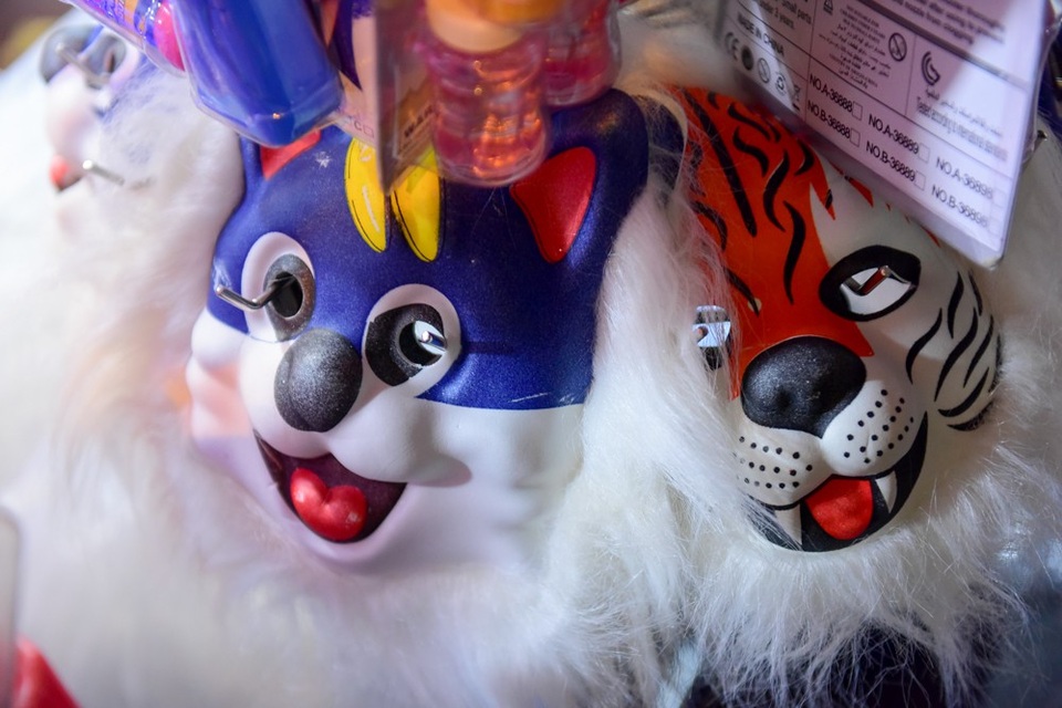 
Giá đồ chơi mặt nạ khoảng 30.000 - 50.000 đồng/chiếc.
