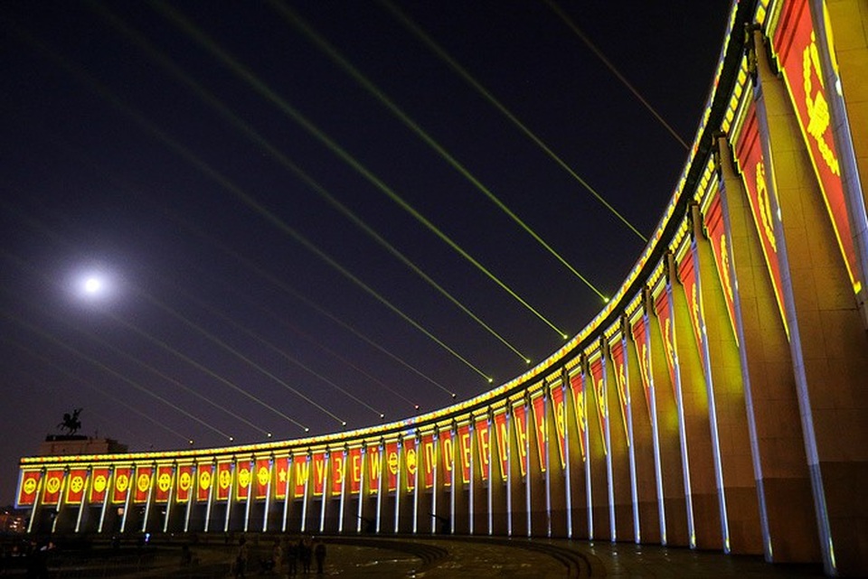 Mãn nhãn lễ hội ánh sáng lớn nhất thế giới tại Nga - 8 Một trong số các chủ đề của chương trình nghệ thuật bằng ánh sáng mang tên “Moscow - trái tim của nước Nga”.