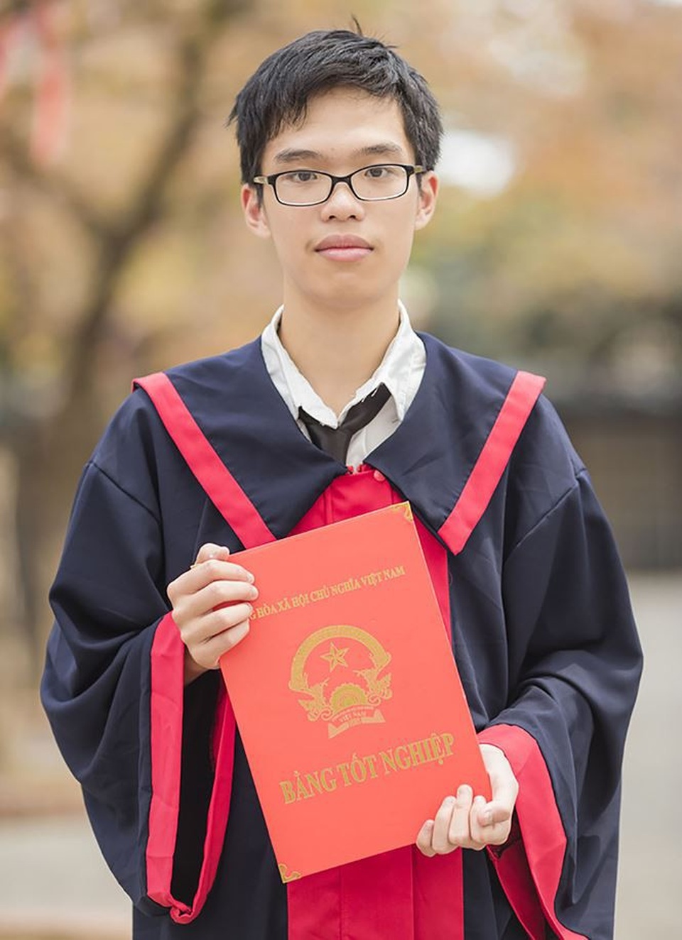 Nghị lực thủ khoa khối C từng thi trượt đại học - 2
Nguyễn Thanh Phong - Thủ khoa khối C tỉnh Nghệ An trong kì thi THPTQG 2018.