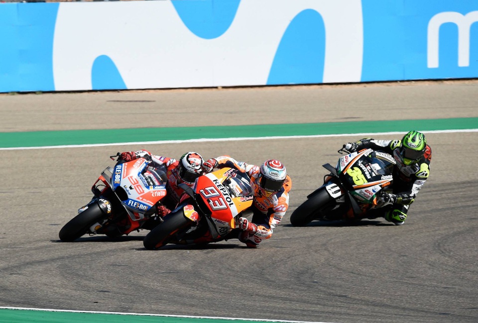Xem lại tai nạn khiến Lorenzo phải bỏ dở chặng 14 MotoGP 2018 - 2 Xem lại tai nạn khiến Lorenzo phải bỏ dở chặng 14 MotoGP 2018 - 2