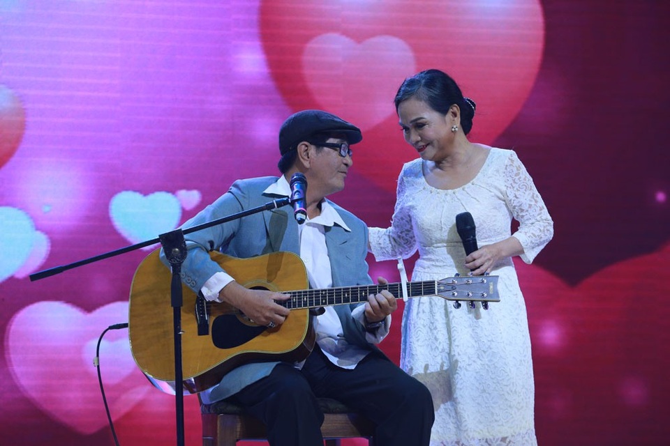 Tình yêu bền chặt và thủy chung của ông bà Ngọc Toàn - Trần Hoa khiến các bình luận viên lẫn khán giả vô cùng ngưỡng mộ.