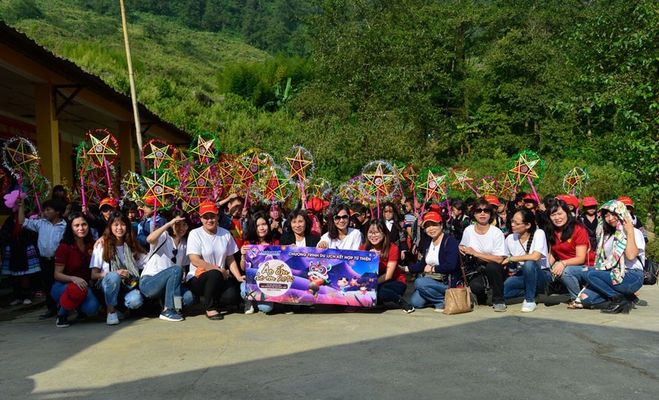 Vui trung thu cùng trẻ em vùng cao tại xã Hầu Thào, Sapa - 5 Vui trung thu cùng trẻ em vùng cao tại xã Hầu Thào, Sapa - 5