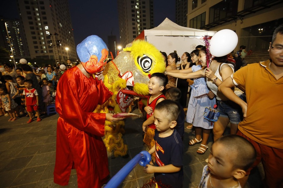 
Đây là một trải nghiệm đáng quý đối với các em nhỏ ở nơi có nếp sống đô thị hiện đại.
