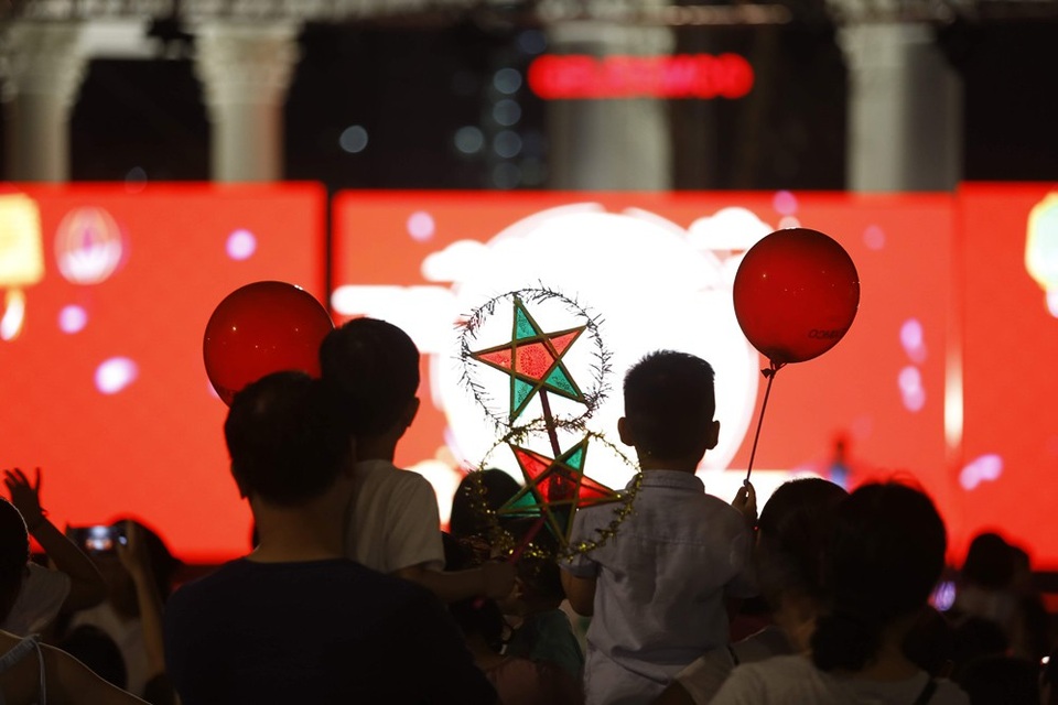 
Đèn ông sao trong đêm Rằm Trung thu.
