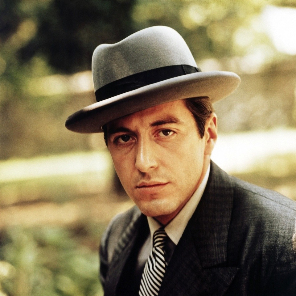 Sao phim "Bố già" ra phố cùng bạn gái kém 39 tuổi - 9
Al Pacino chưa từng kết hôn, ông có 2 bạn gái là Jan Tarrant ( hẹn hò từ năm 1988–89) và Beverly DAngelo (hẹn hò từ năm 1997–2003) trong đó Jan sinh cho ông một con gái và Beverly sinh cho ông 1 cặp sinh đôi.