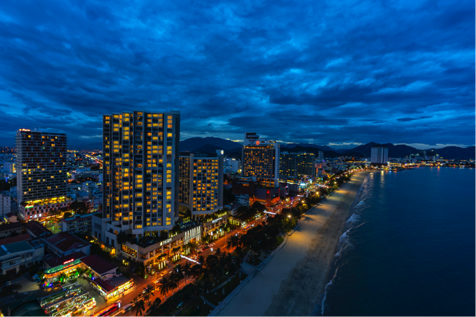 Sóng đầu tư căn hộ nghỉ dưỡng: “Bí kíp” nào cho nhà đầu tư? - 1 The Costa Nha Trang tọa lạc ngay chính trung tâm cung đường vàng Trần Phú.