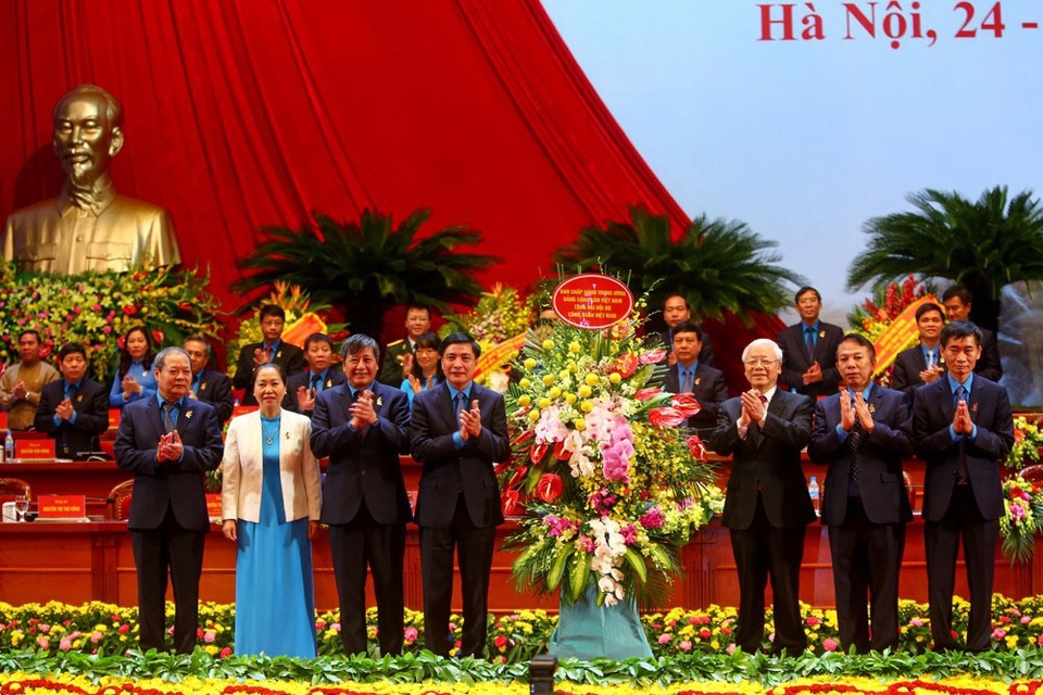 Tổ chức Công đoàn Việt Nam mãi xứng đáng là nền tảng chính trị, nền tảng xã hội của Đảng và Nhà nước ta - 2 Tổ chức Công đoàn Việt Nam mãi xứng đáng là nền tảng chính trị, nền tảng xã hội của Đảng và Nhà nước ta - 2
