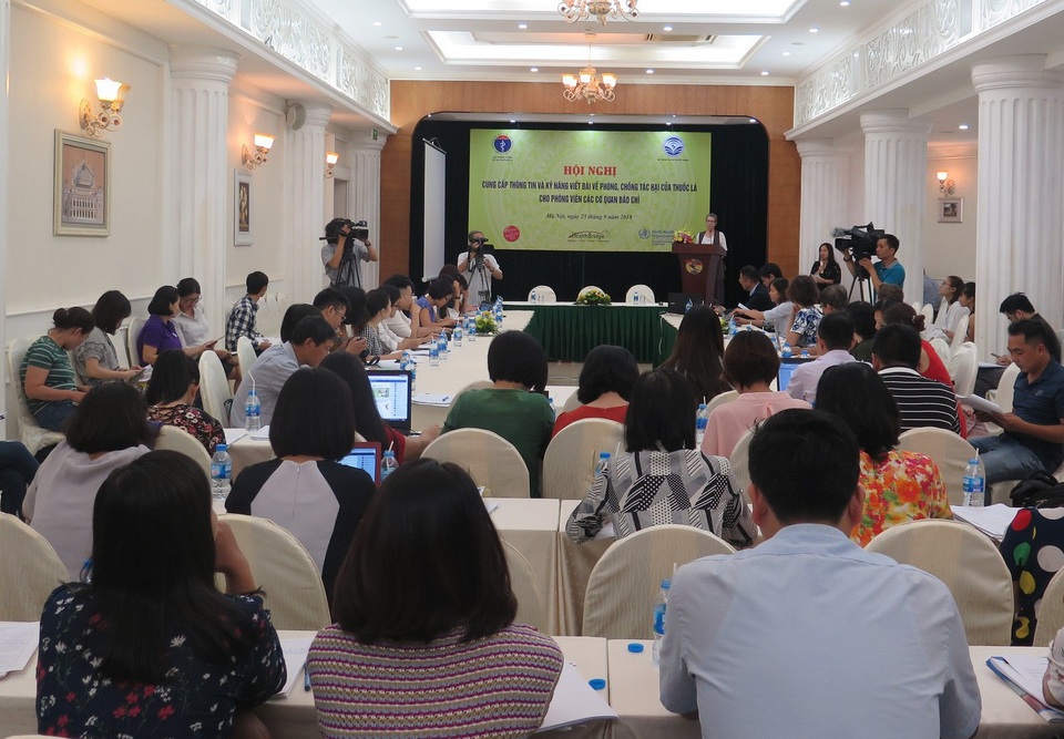 Hàng loạt chất độc trong thuốc lá, chuyên gia kêu gọi tăng thuế để giảm người hút - 2