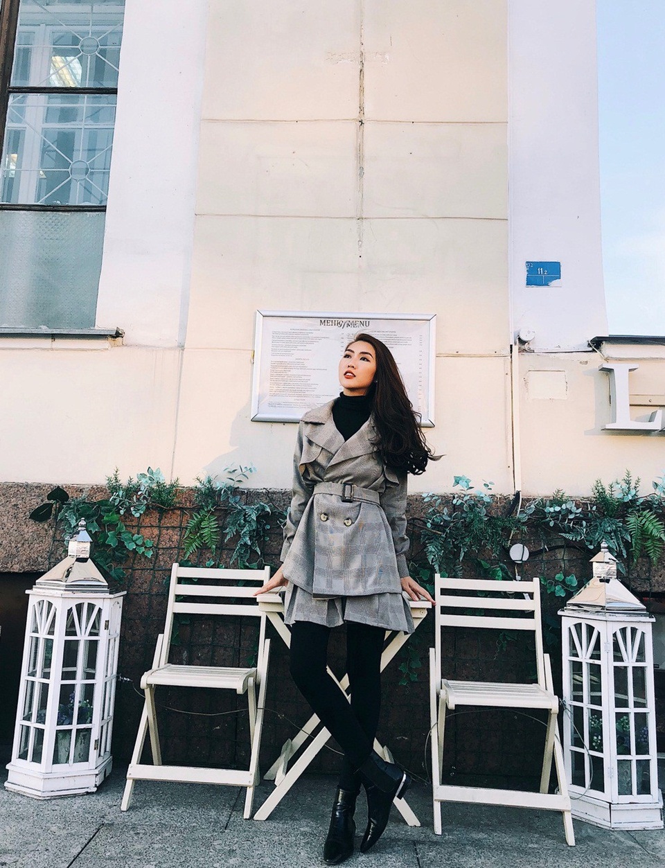 Tường Linh cũng được biết đến là mỹ nhân sở hữu vòng eo 53 bé nhất nhì showbiz Việt, vượt mặt nhiều mỹ nhân showbiz đình đám khác.