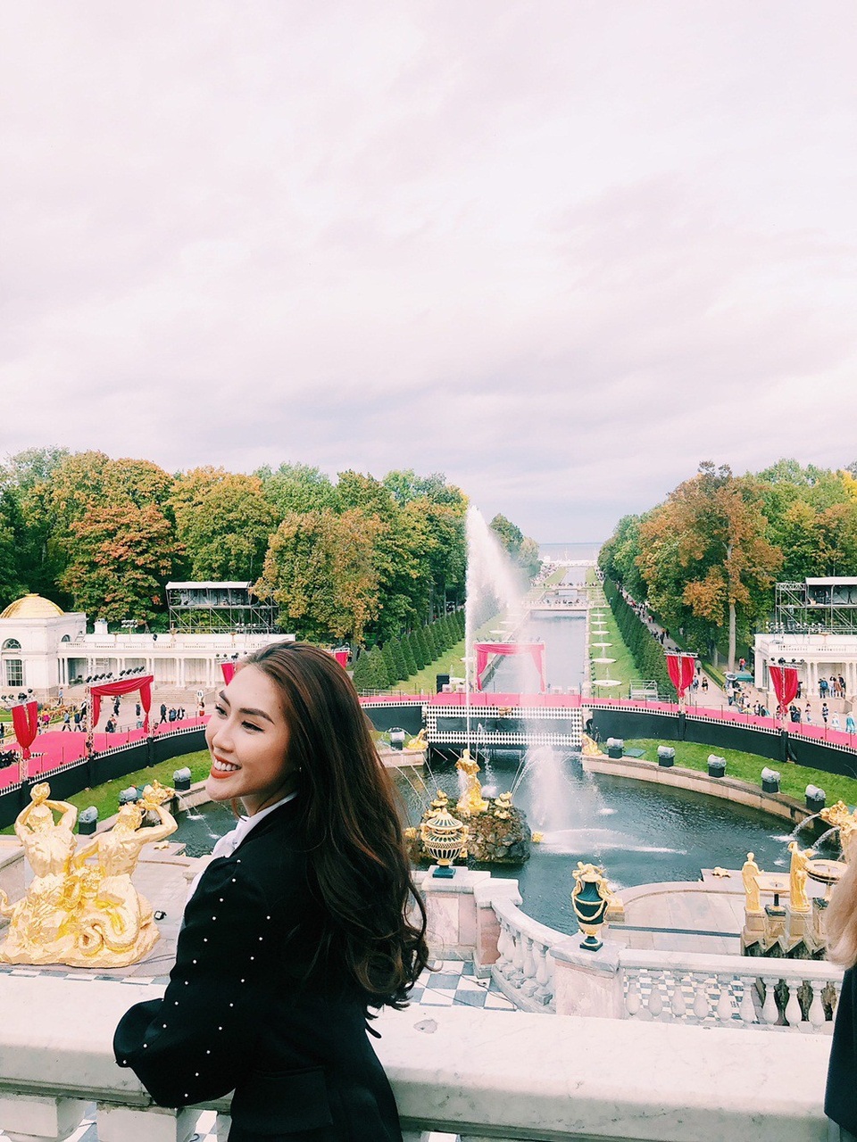 Từng thử sức và gặt hái được thành công khi đăng quang cuộc thi Hoa hậu sắc đẹp châu Á - Miss Asia Beauty 2017 và sau đó đoạt Top 8 Hoa hậu Liên lục địa - Miss Intercontinental 2017, trở về Việt Nam người đẹp luôn nhiệt tình tham gia các hoạt động thiện nguyện khi liên tục xuất hiện trong các hoạt động, chiến dịch lẫn các chương trình truyền hình mang tính xã hội và cộng đồng.