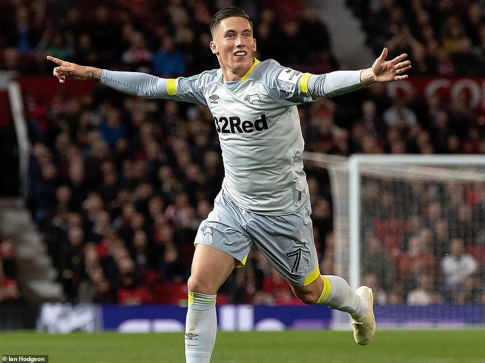 Man Utd 2-2 Derby (penalty 7-8): Thảm họa ở Old Trafford - 3
Wilson ăn mừng bàn thắng vào lưới Man Utd