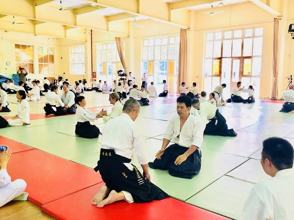 Tập huấn Aikido hữu nghị Châu Á lần thứ 6: Nhiều võ sư Aikido đẳng cấp thế giới tham gia - 6 Tập huấn Aikido hữu nghị Châu Á lần thứ 6: Nhiều võ sư Aikido đẳng cấp thế giới tham gia - 6