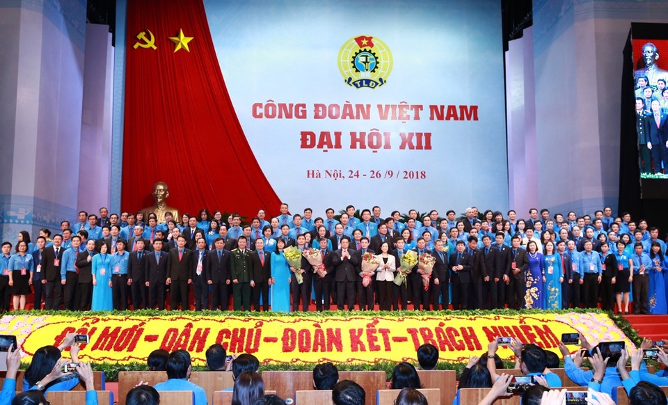 Ra mắt Ban chấp hành Tổng Liên đoàn Lao động Việt Nam khóa XII - 1 Ban chấp hành Công đoàn Việt Nam khóa 12 đã được bầu với 161 thành viên.