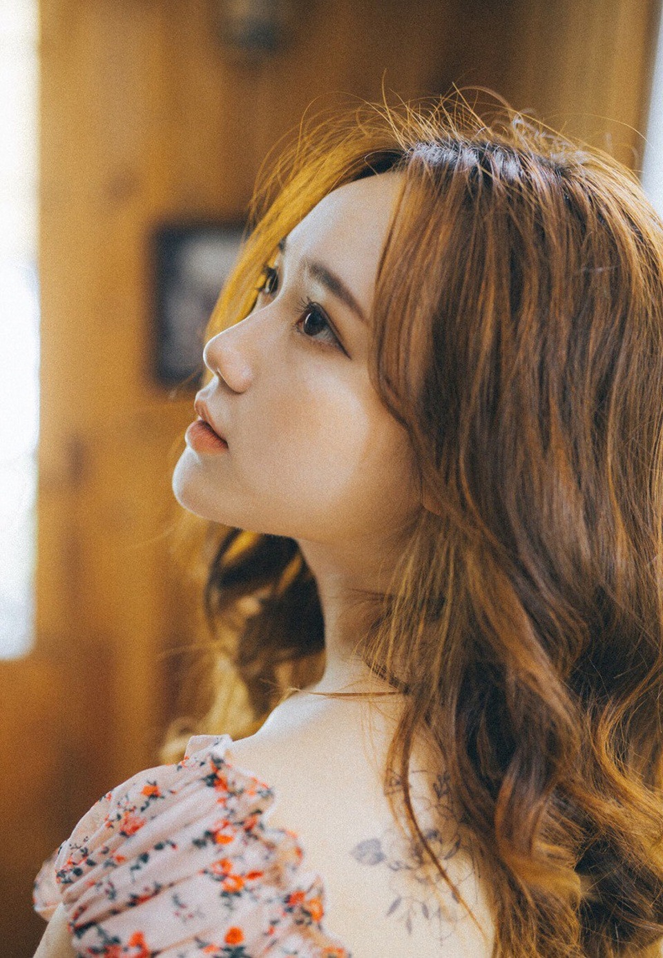 “Hot girl ảnh thẻ” thế hệ 10x khoe vẻ đẹp quyến rũ trong bộ ảnh mới - 2 Hồng Vân được khen ngợi sở hữu gương mặt đẹp bất chấp cả khi chụp ảnh thẻ. Biệt danh “hot girl ảnh thẻ” gắn với cô bạn từ đó.