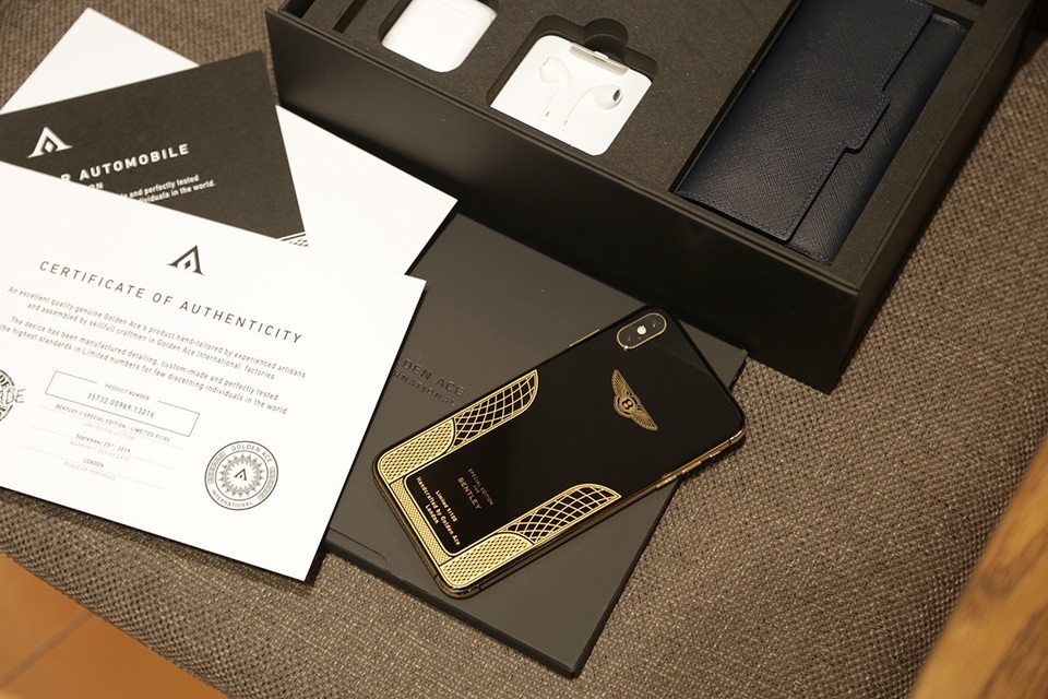 Ngắm iPhone XS Max mạ vàng 18k đầu tiên ở Việt Nam - 3 Ngắm iPhone XS Max mạ vàng 18k đầu tiên ở Việt Nam - 3