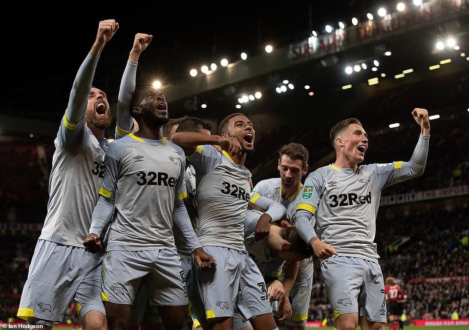 
Các cầu thủ Derby đã làm nên điều bất ngờ ở Old Trafford
