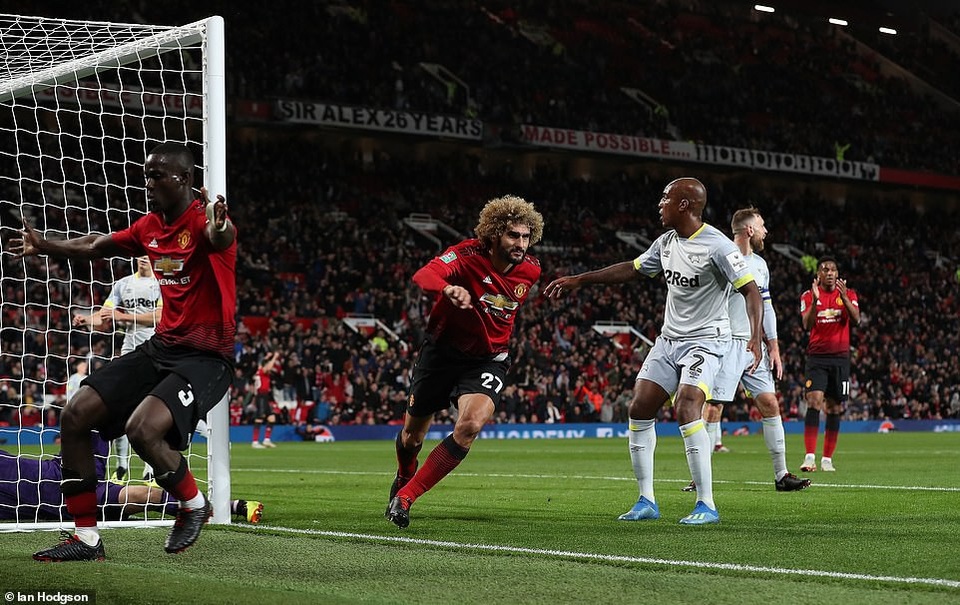 
Man Utd san hòa 2-2 khi thời gian thi đấu bù giờ chỉ còn 2 phút
