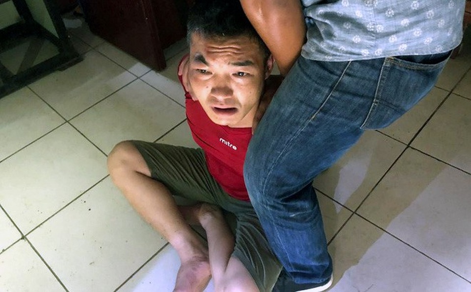 Hà Nội: Bắt nghi phạm vụ nam thanh niên bị đâm tử vong trong ngõ cụt - 1 Nghi phạm Nguyễn Văn Quang thời điểm bị bắt giữ. (Ảnh: CTV)
