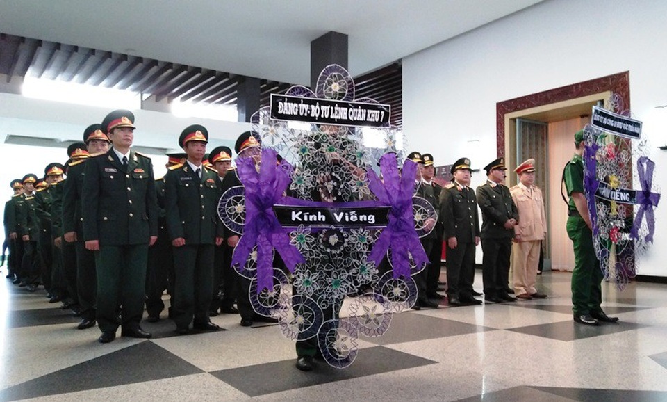 Tấm lòng người phương Nam với Chủ tịch nước Trần Đại Quang - 4 Đông nhất vẫn là màu áo xanh người lính và lực lượng vũ trang đến tiễn biệt Đại tướng Trần Đại Quang