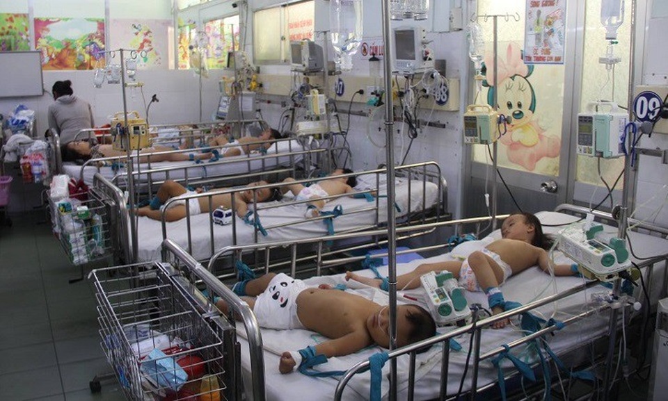 TPHCM: “Ngộp, te tua, tơi tả” vì… bệnh tay chân miệng - 1 Bệnh tay chân miêng tăng dồn dập trong thời gian ngắn, nguy cơ bùng phát dịch