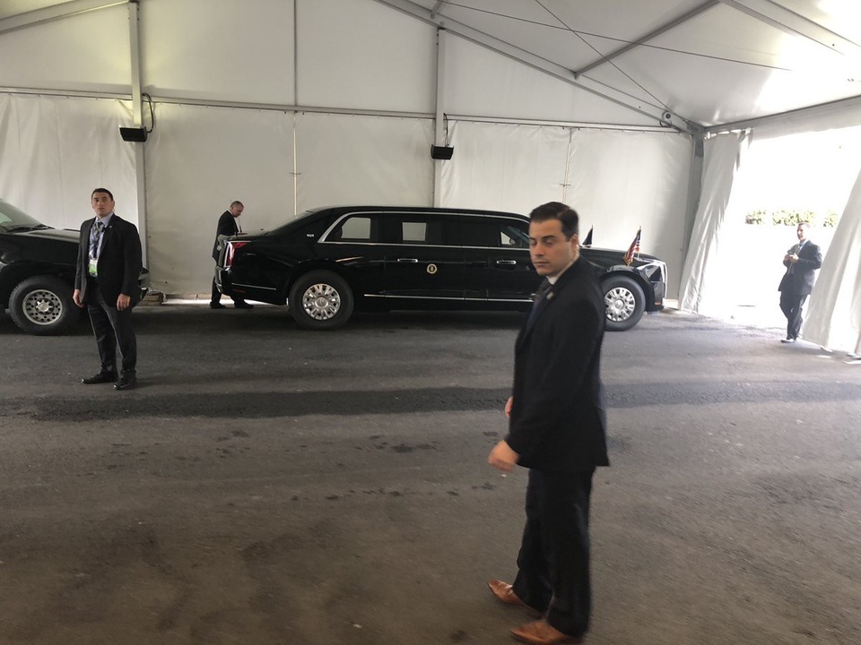 Xe bọc thép mới của Tổng thống Trump chính thức lăn bánh - 4 Xe bọc thép mới của Tổng thống Trump chính thức lăn bánh - 4