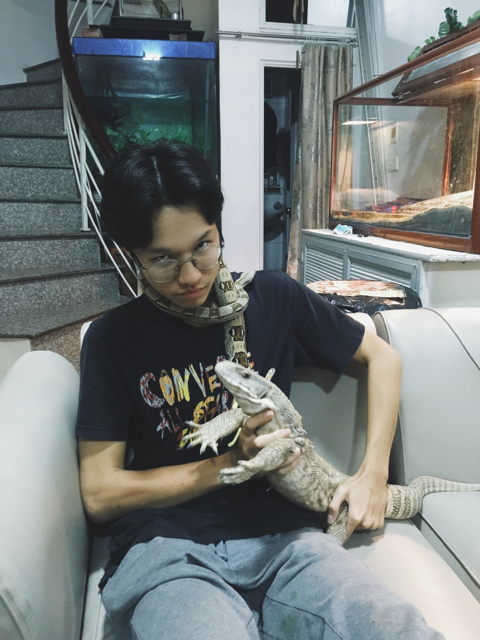 Rợn người 9x Hà Nội nuôi rắn cảnh, nhện khổng lồ trong nhà - 9 Đăng Anh bắt đầu sở thích sưu tập các loại động vật “độc, lạ” từ năm 2014.