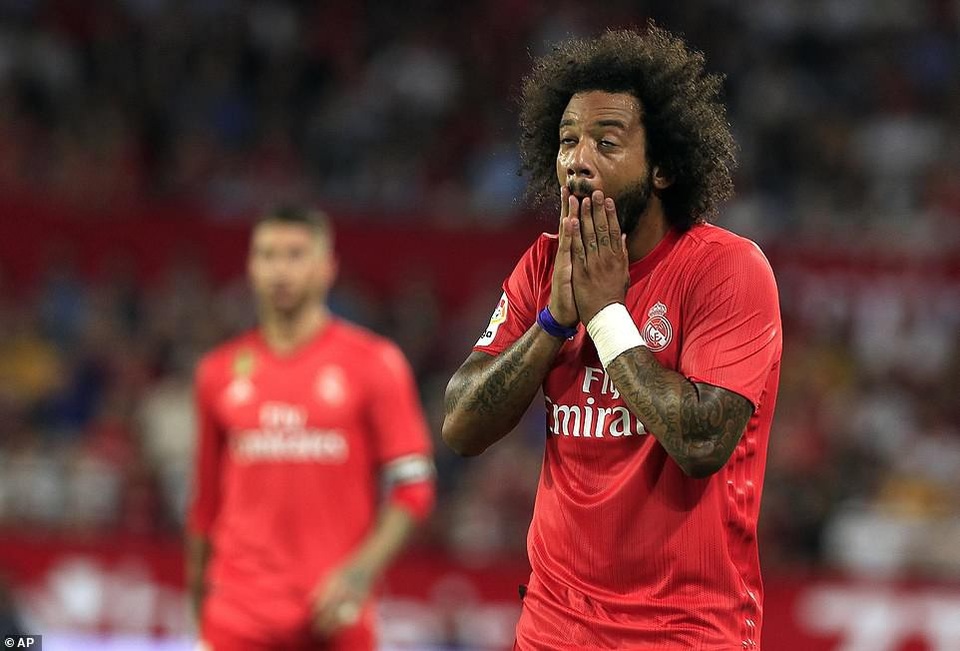 Sevilla 3-0 Real Madrid: Cú sốc tại Sanchez Pizjuan - 9
Marcelo dính chấn thương và sẽ vắng mặt ở vòng 7 La Liga cuối tuần này